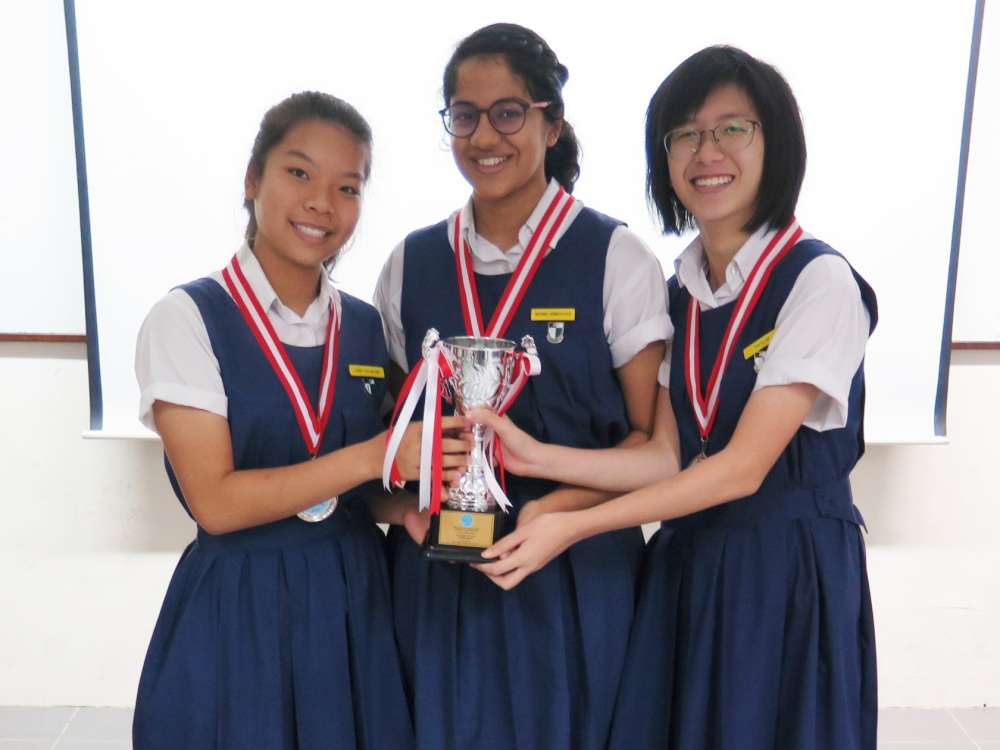 YEAR 14 AIR RACE RESULT - Raffles Girls' School